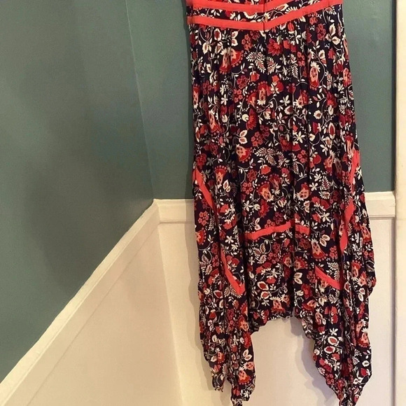 Boden dress - size 2 - navy blue floral - flutter sleeve - asymmetrical hem - Picture 11 of 11